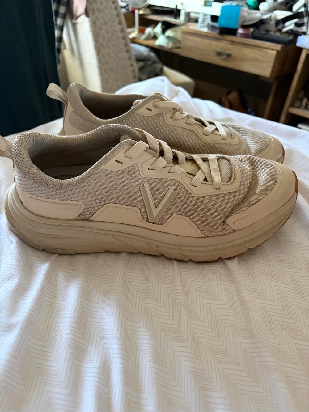 Pink Vionic Women's Lightweight Lace-Up Sneakers - 10